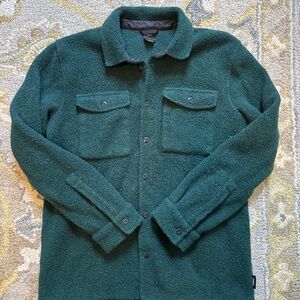 Finisterre Men's Hegen Fleece Shirt Sherpa Wool - Men's M / Alpine Green